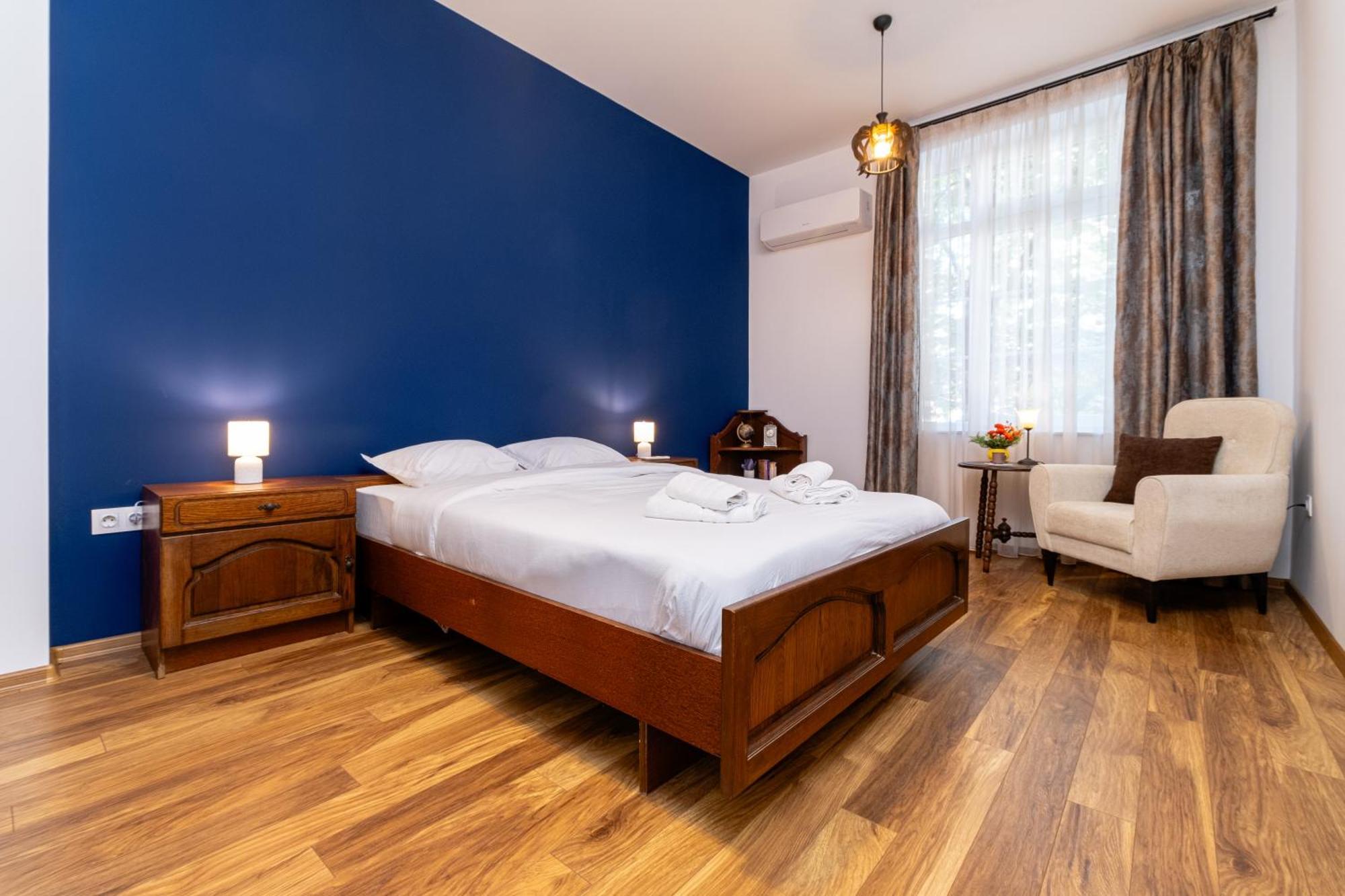 Apartment Center Retro Chic Kapana 2-bed Plovdiv